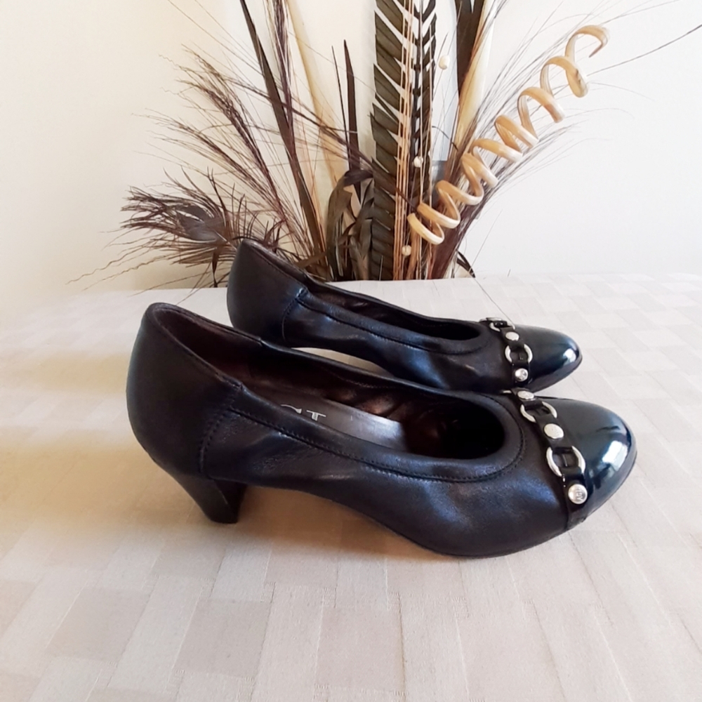 AGL Black Leather Cap Toe Block Heel Pumps - Picture 4 of 11